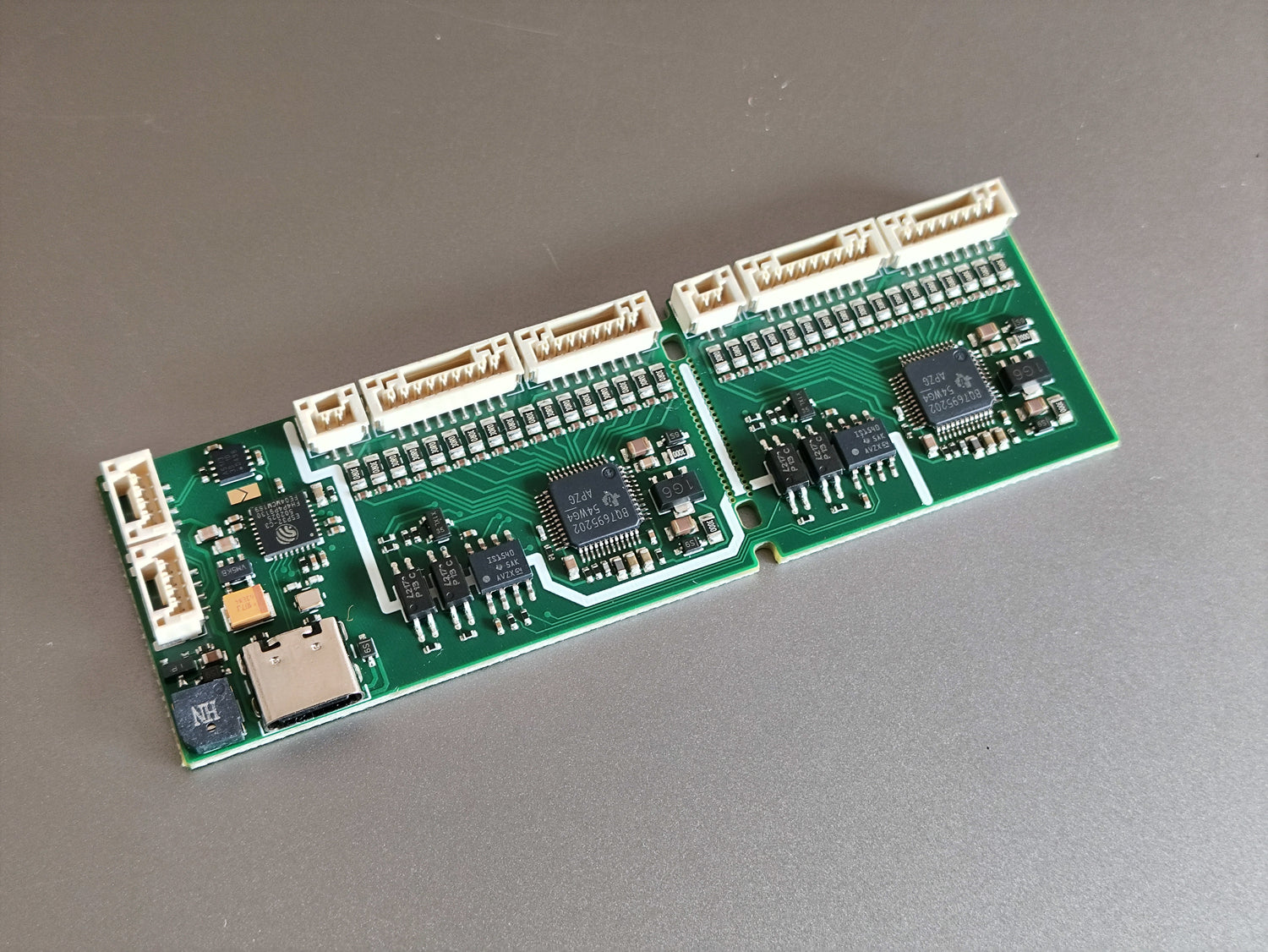 JetFleet JFBMS Slave 3S–32S modular BMS slave module — PCB top view

